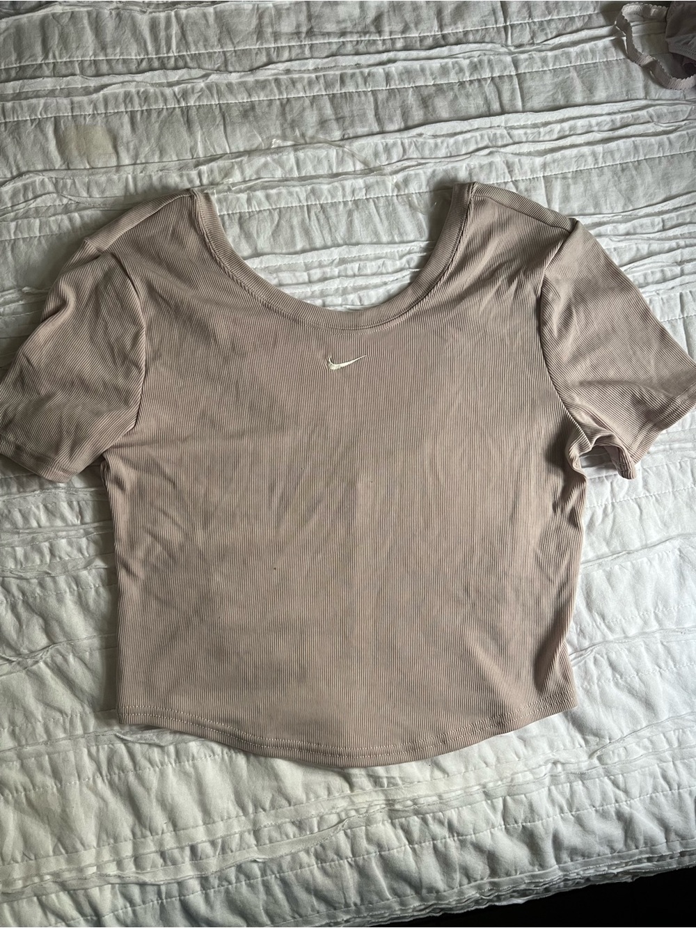 Nike Women's mauve light purple Short Sleeve Scoop Neck Crop Top